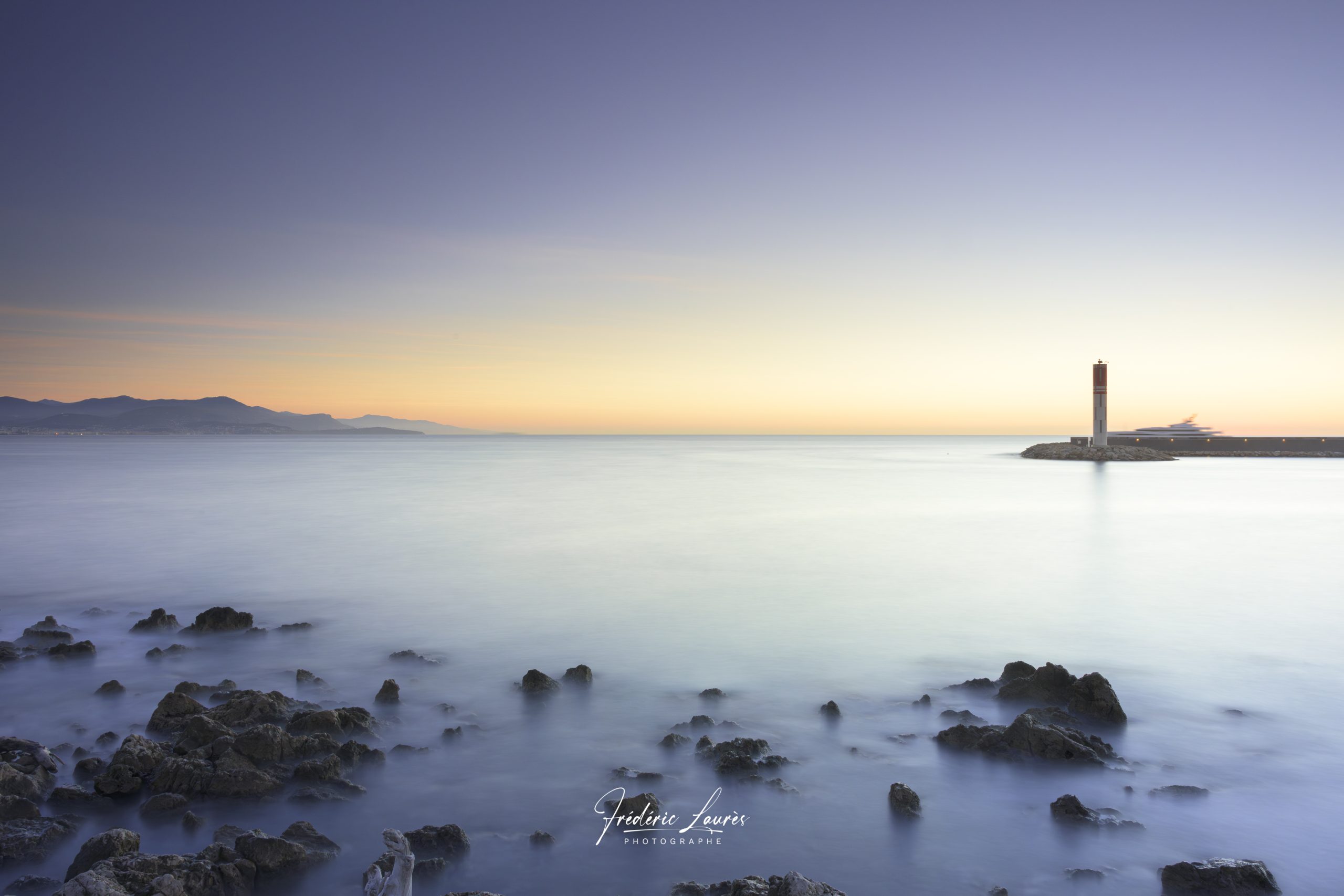 Antibes - littoral - Port Vauban - Photo pose longue